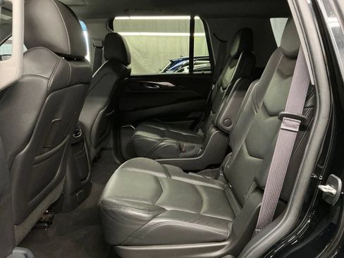 Used 2015 Cadillac Escalade Luxury AWD/4WD image 27