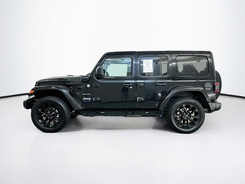 Used 2024 Jeep Wrangler Unlimited Sahara AWD/4WD image 4