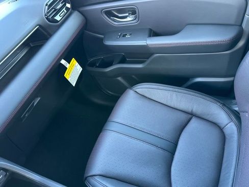 New 2025 Honda Pilot Black Edition image 32