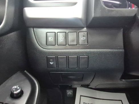 Used 2019 Toyota Highlander SE image 34