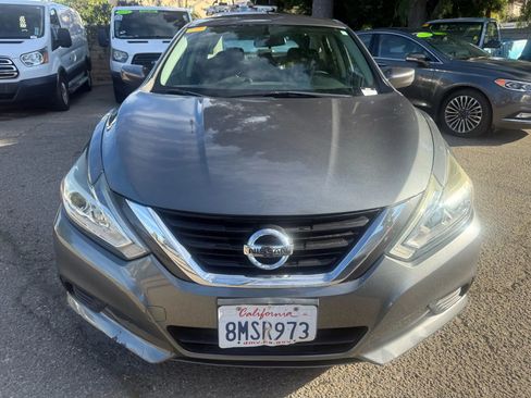 Used 2018 Nissan Altima 2.5 S w/ S Convenience Package image 7