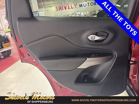 Certified 2021 Jeep Cherokee Limited w/ Elite Package image 28