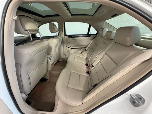 Used 2014 Mercedes-Benz E 250 BlueTEC 4MATIC Sedan image 25