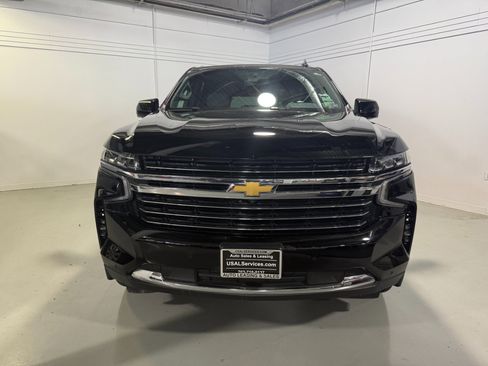 Used 2022 Chevrolet Suburban LT w/ Luxury Package image 2
