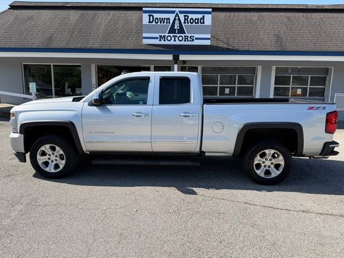 Used 2017 Chevrolet Silverado 1500 LTZ Z71 w/ LTZ Plus Package AWD/4WD image 2