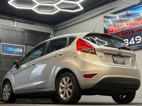 Used 2012 Ford Fiesta SE image 9