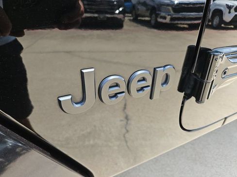 Used 2022 Jeep Gladiator Sport AWD/4WD image 27