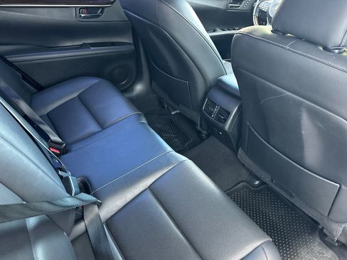 Used 2016 Lexus ES 300h image 30