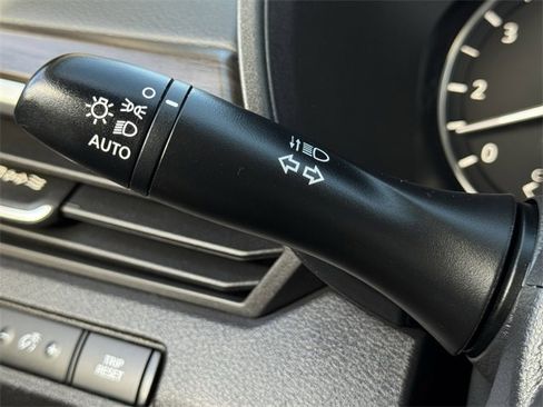 Used 2023 Nissan Altima 2.5 SV image 23