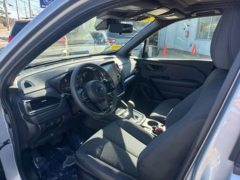 Used 2025 Subaru Forester Premium image 9