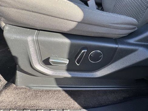 Used 2017 Ford F150 XLT w/ Equipment Group 302A Luxury image 11