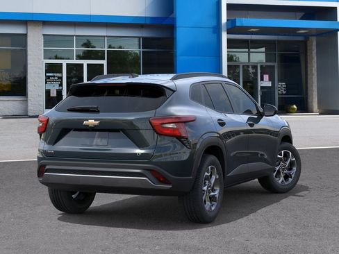 New 2026 Chevrolet Trax LT w/ LT Convenience Package FWD image 4