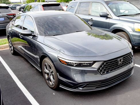 Used 2023 Honda Accord EX image 4
