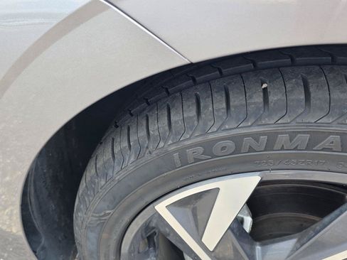 Used 2025 Hyundai Elantra SEL FWD image 31
