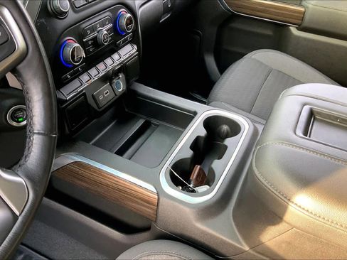 Used 2021 Chevrolet Silverado 1500 RST image 16