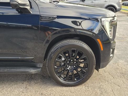 Used 2025 GMC Yukon Denali AWD/4WD image 8