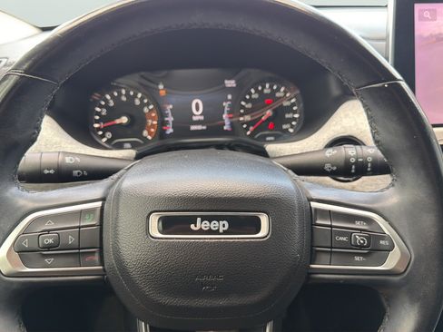 Used 2022 Jeep Compass Latitude AWD/4WD image 25