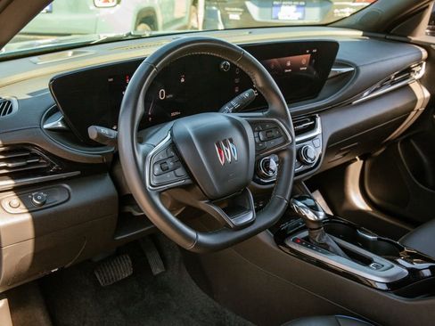 Used 2024 Buick Envista Sport Touring w/ Convenience II Package FWD image 9