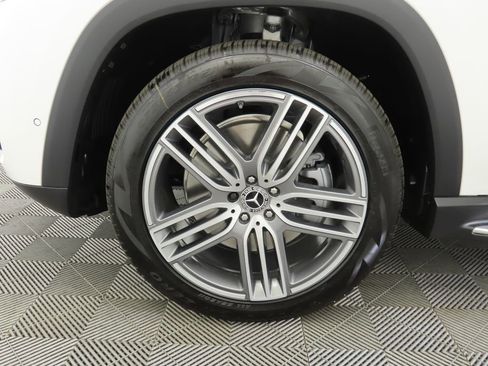 New 2026 Mercedes-Benz GLS 450 4MATIC image 33