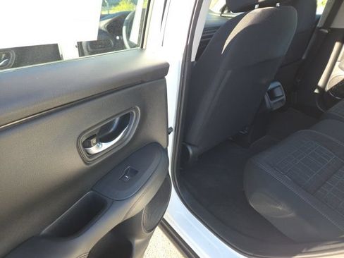 Certified 2025 Honda HR-V LX image 19