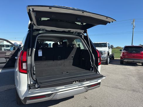 New 2025 Ford Expedition Platinum w/ Platinum Ultimate Package image 20