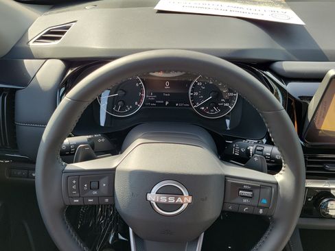 Certified 2026 Nissan Pathfinder SV FWD image 20