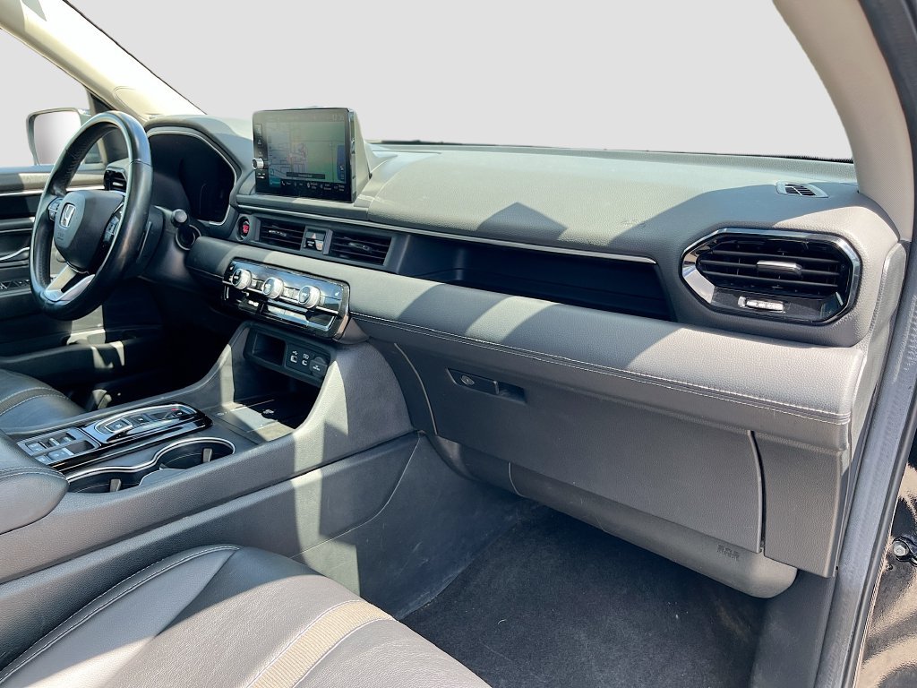 Used 2025 Honda Pilot Touring image 32