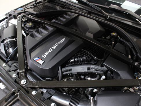 Used 2022 BMW M3 Competition w/ M Carbon Exterior Package image 32