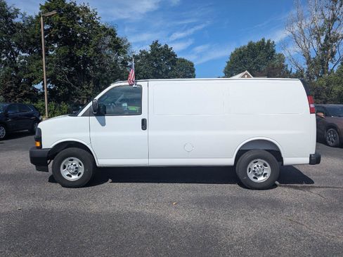 New 2025 Chevrolet Express 2500 w/ Driver Convenience Package RWD image 28