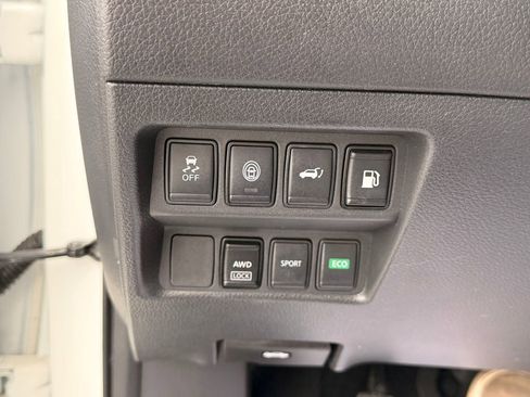 Used 2020 Nissan Rogue SV AWD/4WD image 24