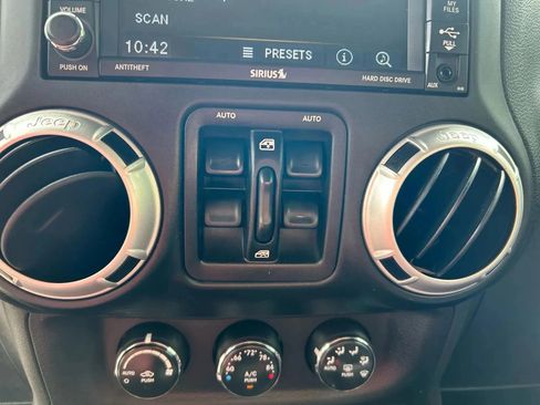 Used 2013 Jeep Wrangler Unlimited Sahara w/ Dual Top Group image 18