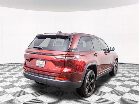 New 2025 Jeep Grand Cherokee Altitude image 8