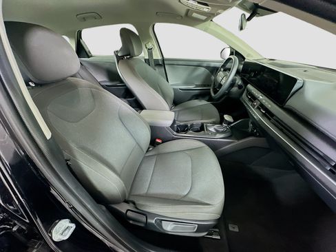 Used 2025 Kia K4 FWD image 29