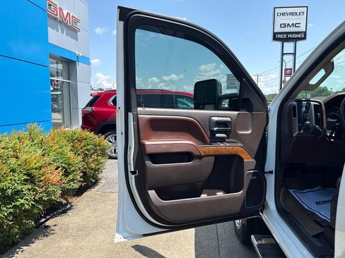 Used 2015 Chevrolet Silverado 2500 High Country w/ Duramax Plus Package AWD/4WD image 20