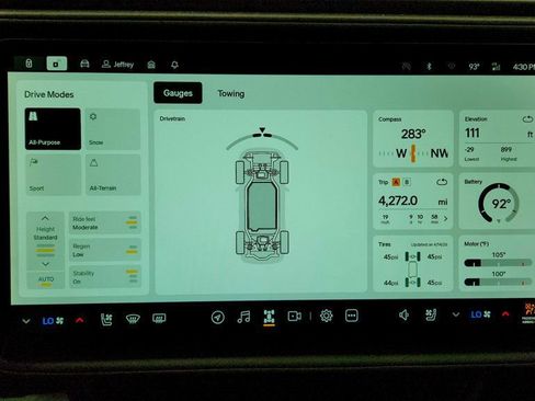 Used 2025 Rivian R1S Adventure AWD/4WD image 18
