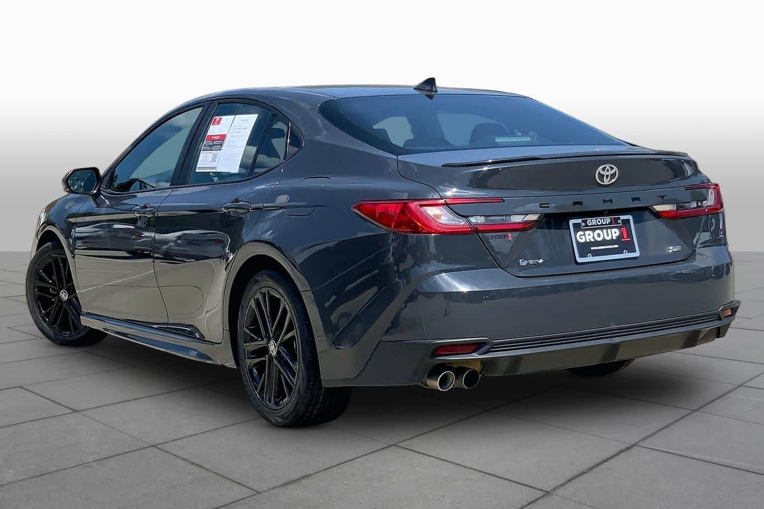 Used 2025 Toyota Camry SE FWD image 12