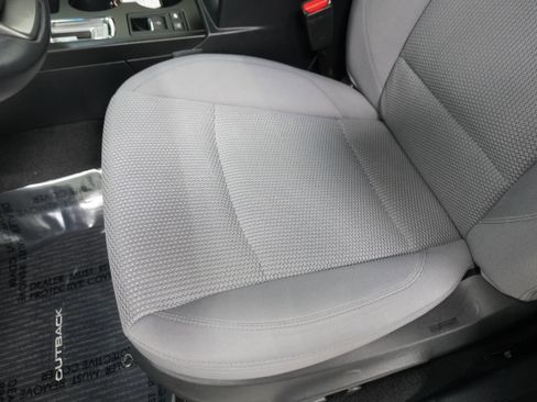 Used 2019 Subaru Outback 2.5i Premium image 11