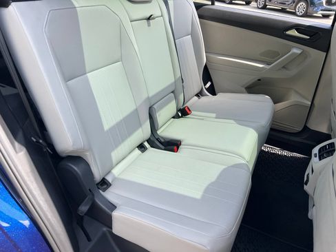 Certified 2024 Volkswagen Tiguan SE w/ Panoramic Sunroof Package FWD image 37