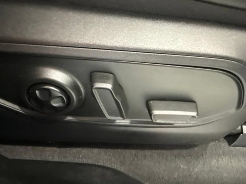 Used 2021 Jeep Grand Cherokee L Limited AWD/4WD image 16