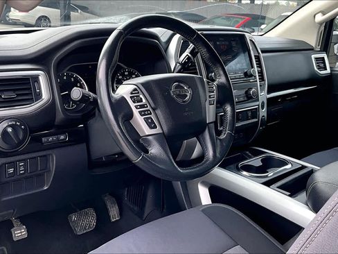 Used 2020 Nissan Titan SV w/ SV Convenience Package image 16
