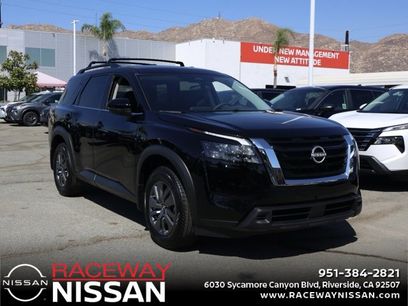 New 2025 Nissan Pathfinder SV
