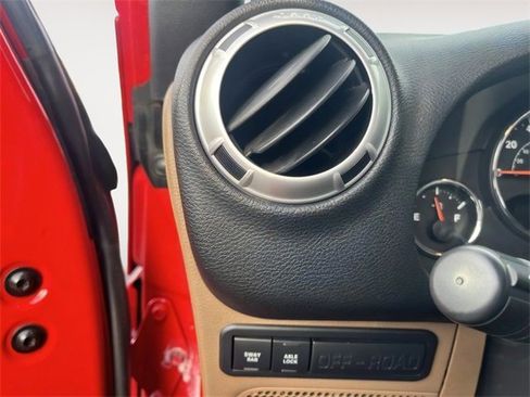 Used 2015 Jeep Wrangler Rubicon w/ Dual Top Group image 18