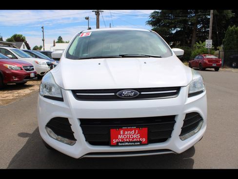 Used 2015 Ford Escape SE FWD image 2