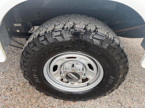 Used 2020 Ford F250 XL w/ Power Equipment Group image 12