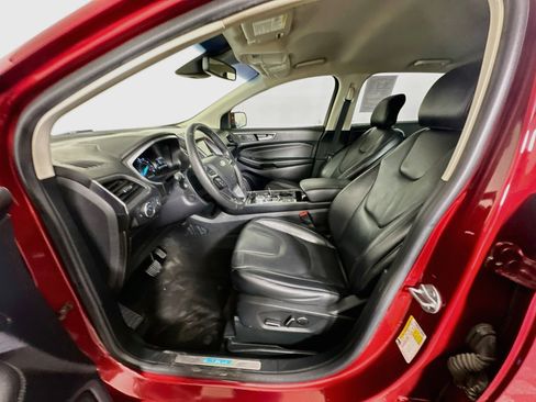 Used 2019 Ford Edge Titanium FWD image 13