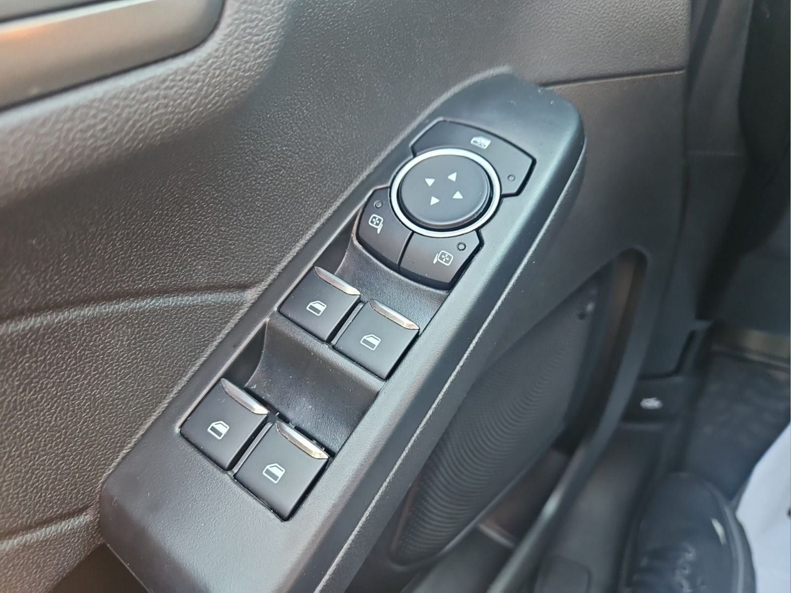 Used 2025 Ford Escape Active w/ Cold Weather Package AWD/4WD image 22