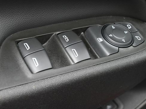 Used 2020 Chevrolet Equinox Premier image 18