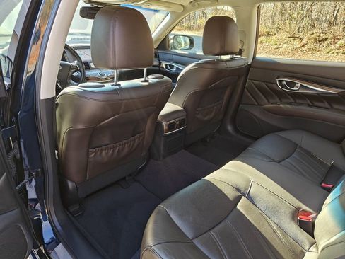 Used 2016 INFINITI Q70 L 3.7 w/ Deluxe Touring Package image 14