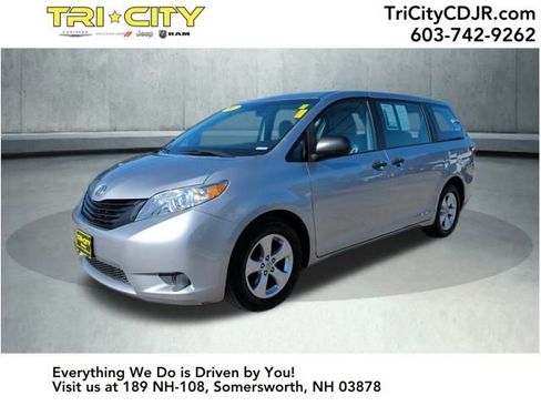 Used 2017 Toyota Sienna L image 1