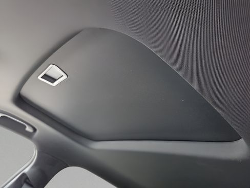 New 2026 Chevrolet Trax RS w/ Sunroof Package FWD image 16